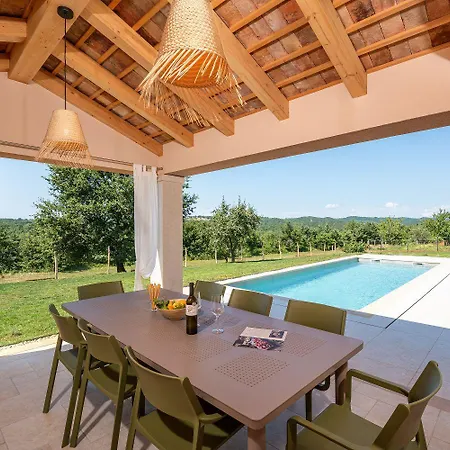 Beeindruckende Mit Panoramablick, Privatpool, Tischtennis, Tischfussball, Spielplatz, Babybett *