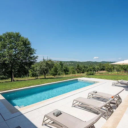 Beeindruckende Mit Panoramablick, Privatpool, Tischtennis, Tischfussball, Spielplatz, Babybett Dom wakacyjny Pazin