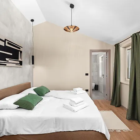 Beeindruckende Mit Panoramablick, Privatpool, Tischtennis, Tischfussball, Spielplatz, Babybett Pazin