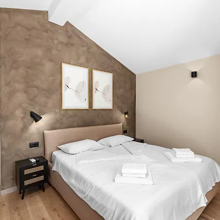 Beeindruckende Mit Panoramablick, Privatpool, Tischtennis, Tischfussball, Spielplatz, Babybett