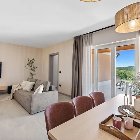 Beeindruckende Mit Panoramablick, Privatpool, Tischtennis, Tischfussball, Spielplatz, Babybett Semesterbostad *