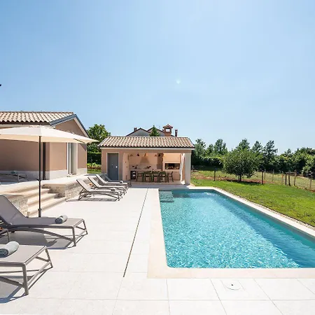 Semesterbostad Beeindruckende Mit Panoramablick, Privatpool, Tischtennis, Tischfussball, Spielplatz, Babybett